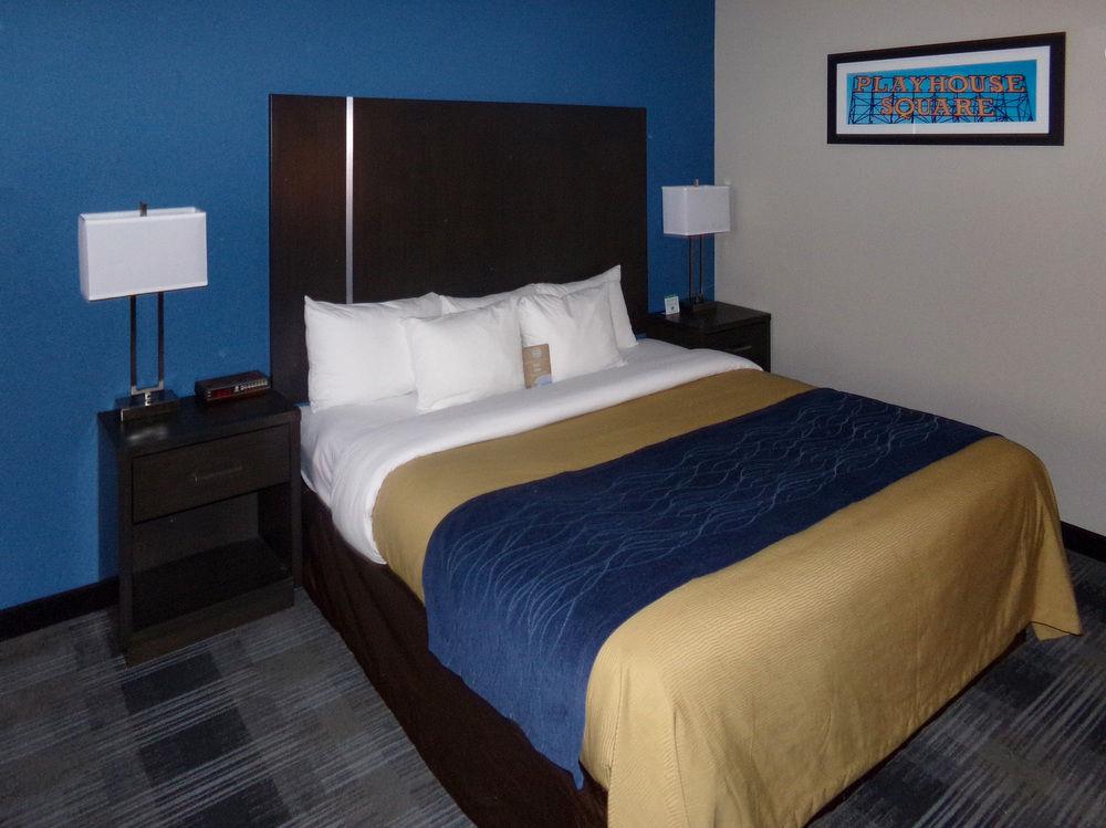 Comfort Inn Cleveland Airport Middleburg Heights Bagian luar foto