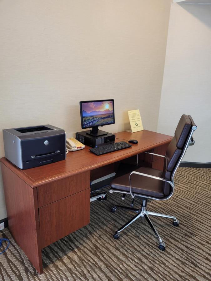 Comfort Inn Cleveland Airport Middleburg Heights Bagian luar foto