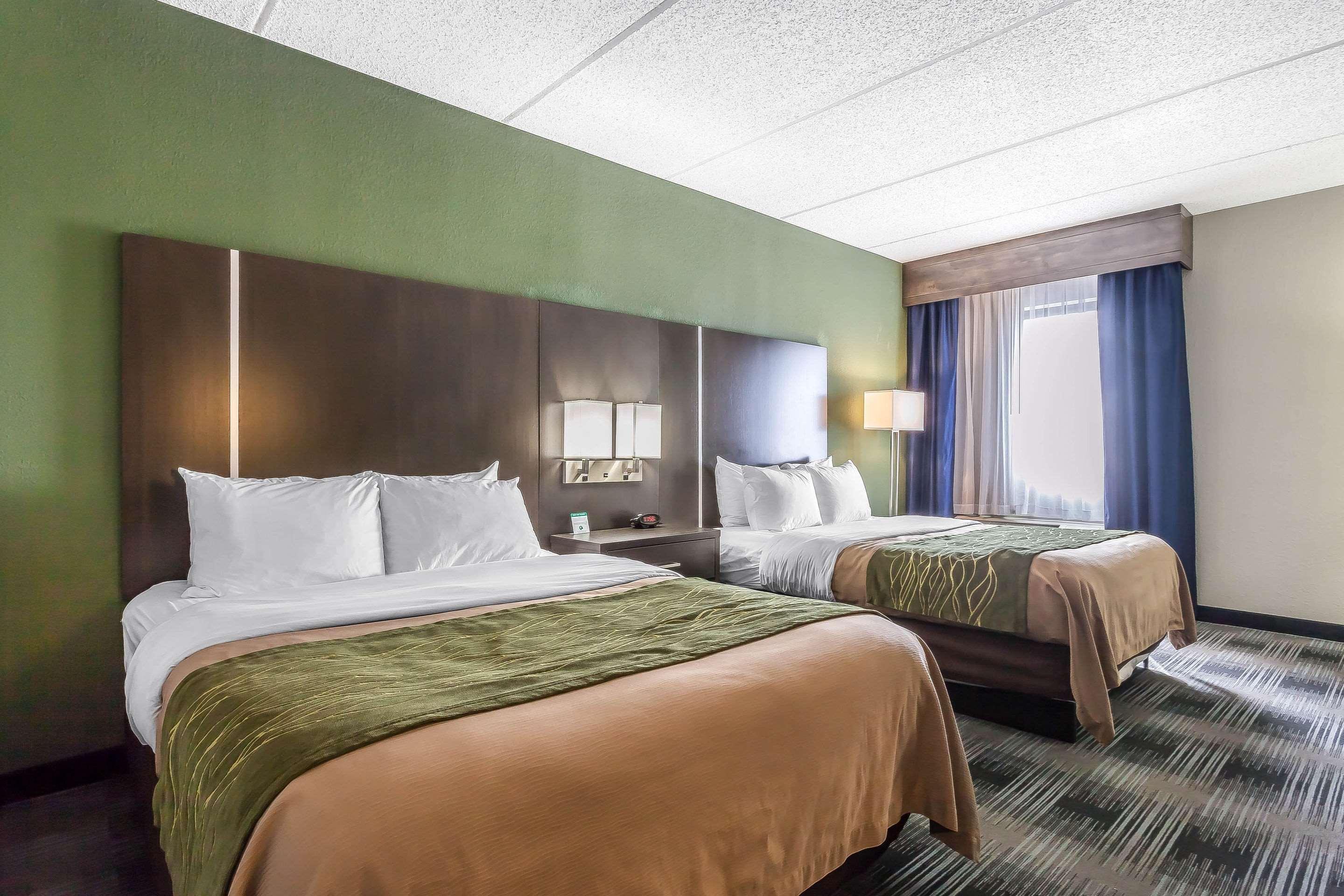 Comfort Inn Cleveland Airport Middleburg Heights Bagian luar foto