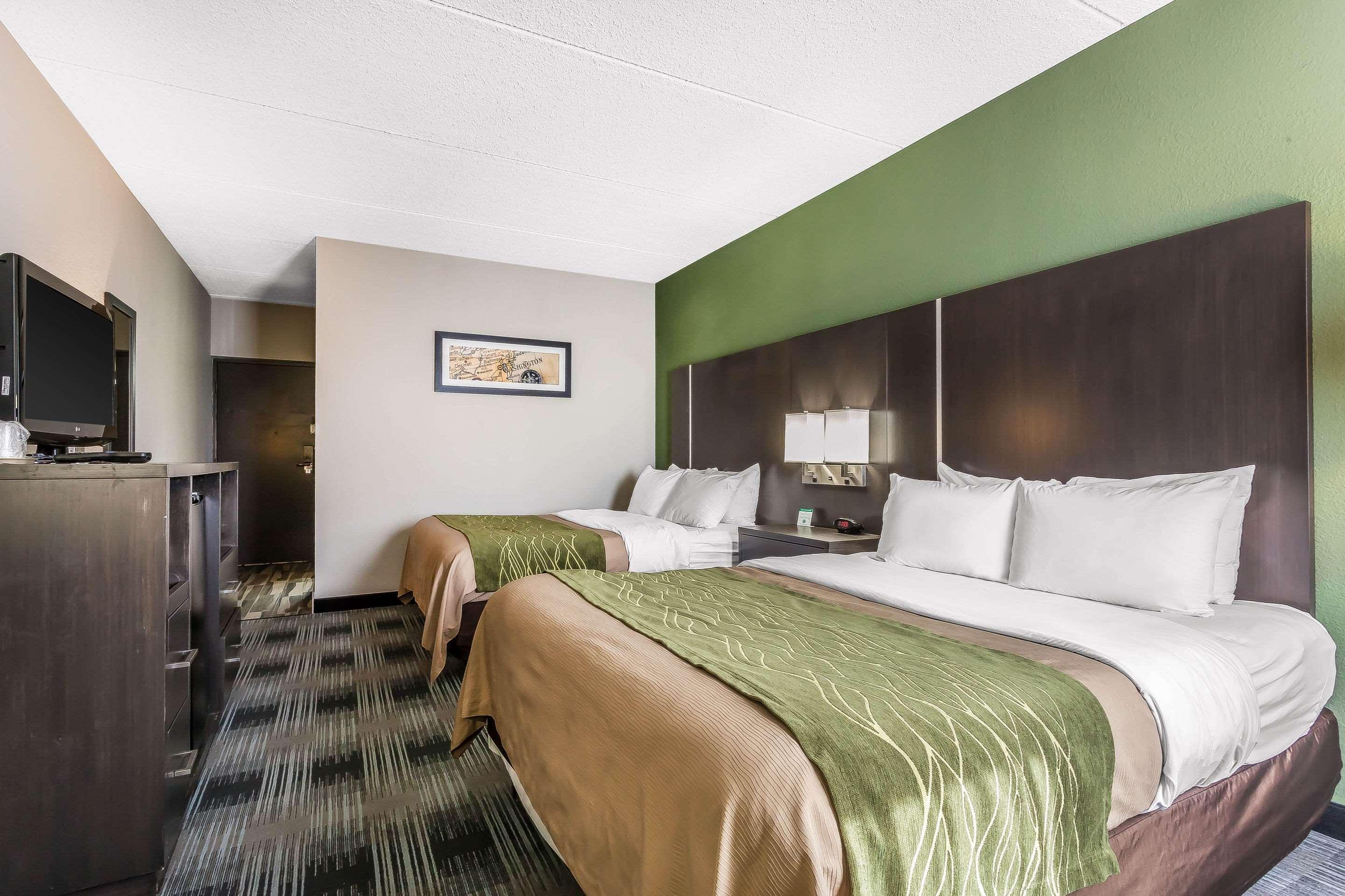 Comfort Inn Cleveland Airport Middleburg Heights Bagian luar foto