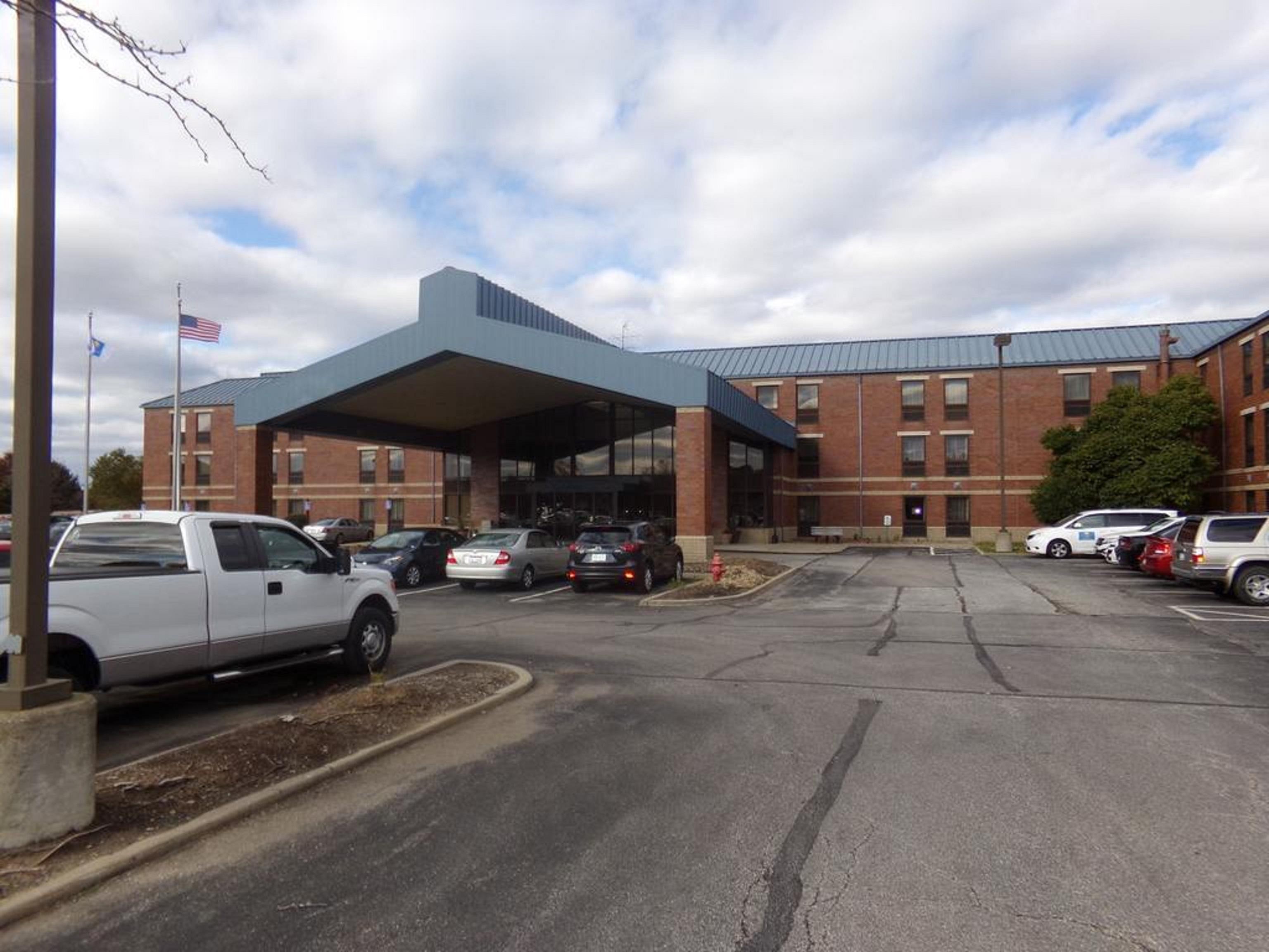 Comfort Inn Cleveland Airport Middleburg Heights Bagian luar foto