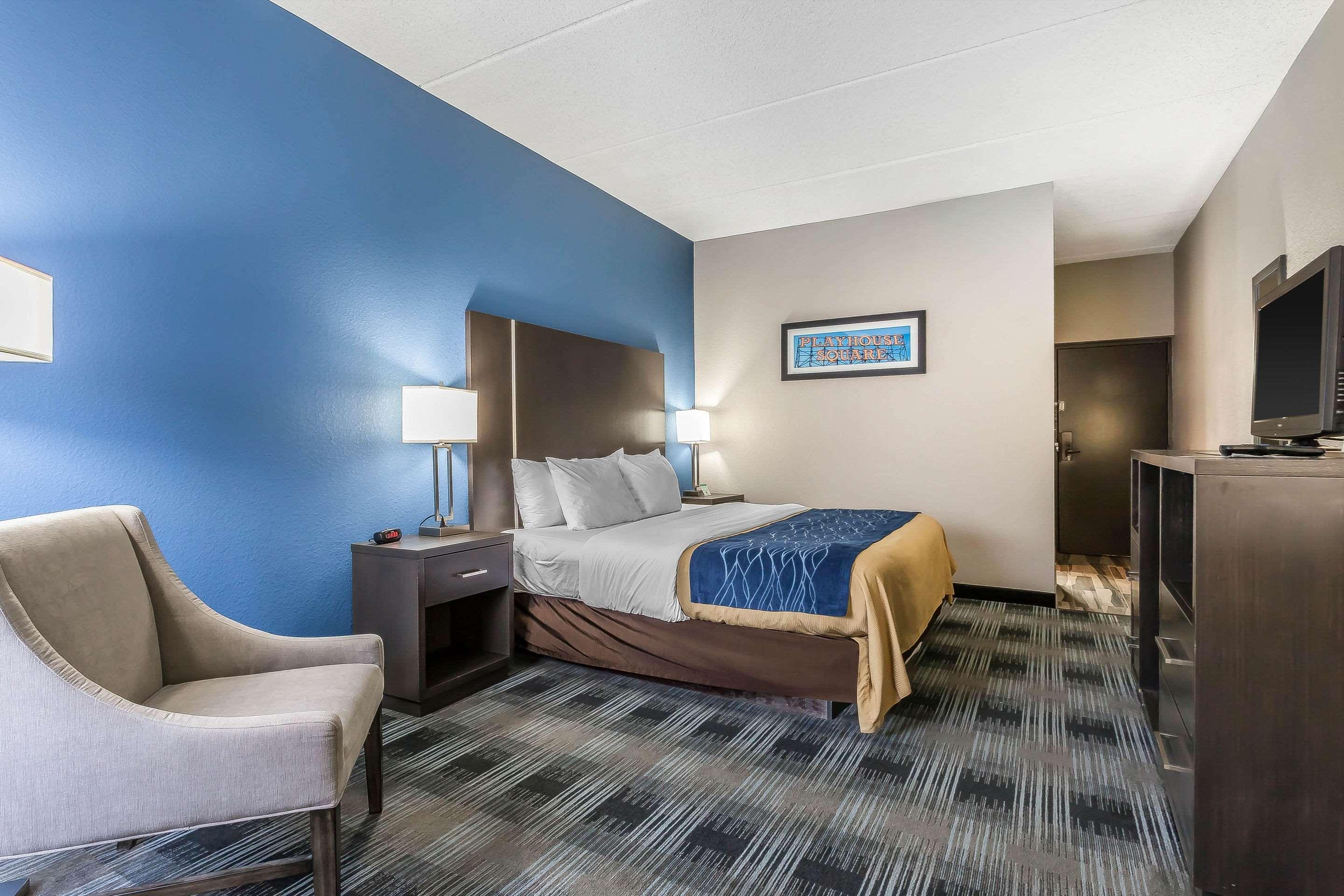 Comfort Inn Cleveland Airport Middleburg Heights Bagian luar foto