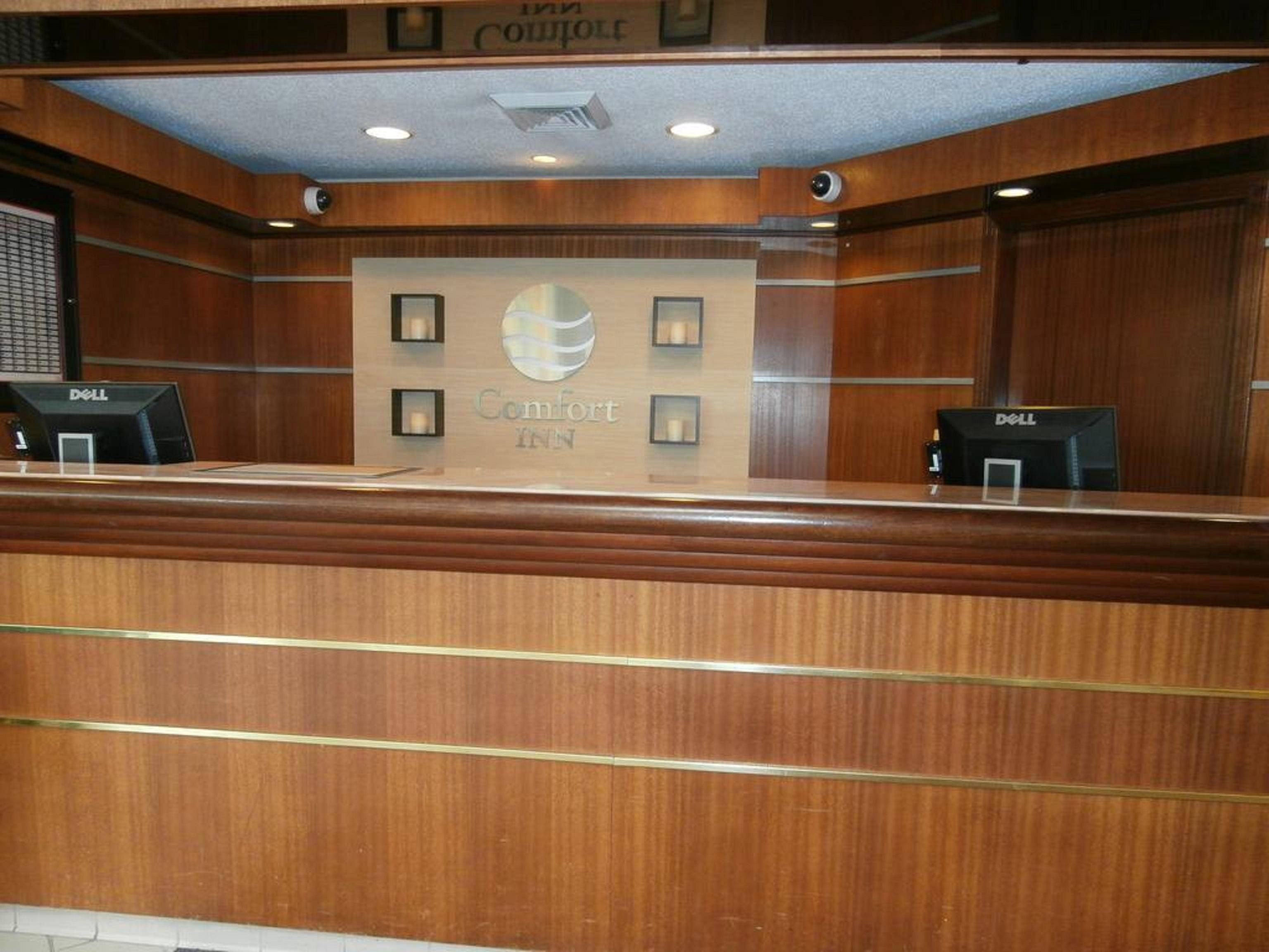 Comfort Inn Cleveland Airport Middleburg Heights Bagian luar foto
