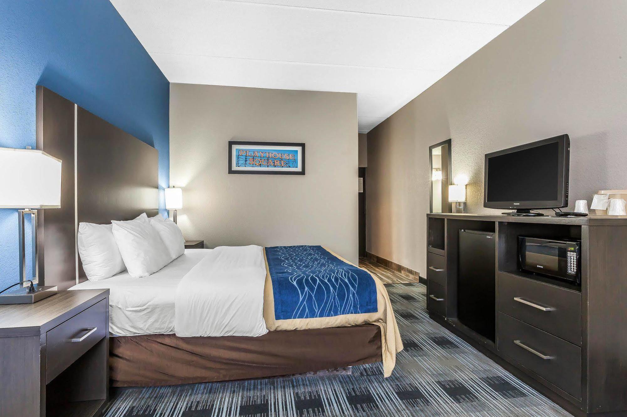Comfort Inn Cleveland Airport Middleburg Heights Bagian luar foto