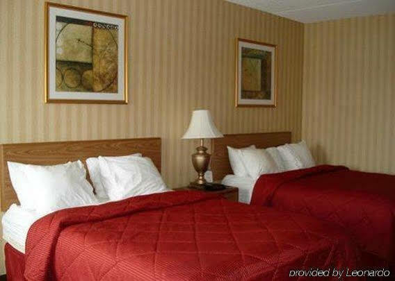 Comfort Inn Cleveland Airport Middleburg Heights Bagian luar foto